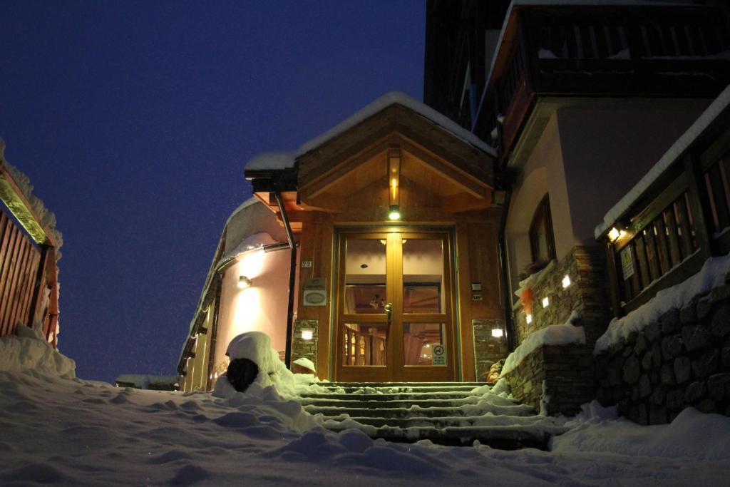 Hotel Residence Dahu Passo del Tonale Kültér fotó